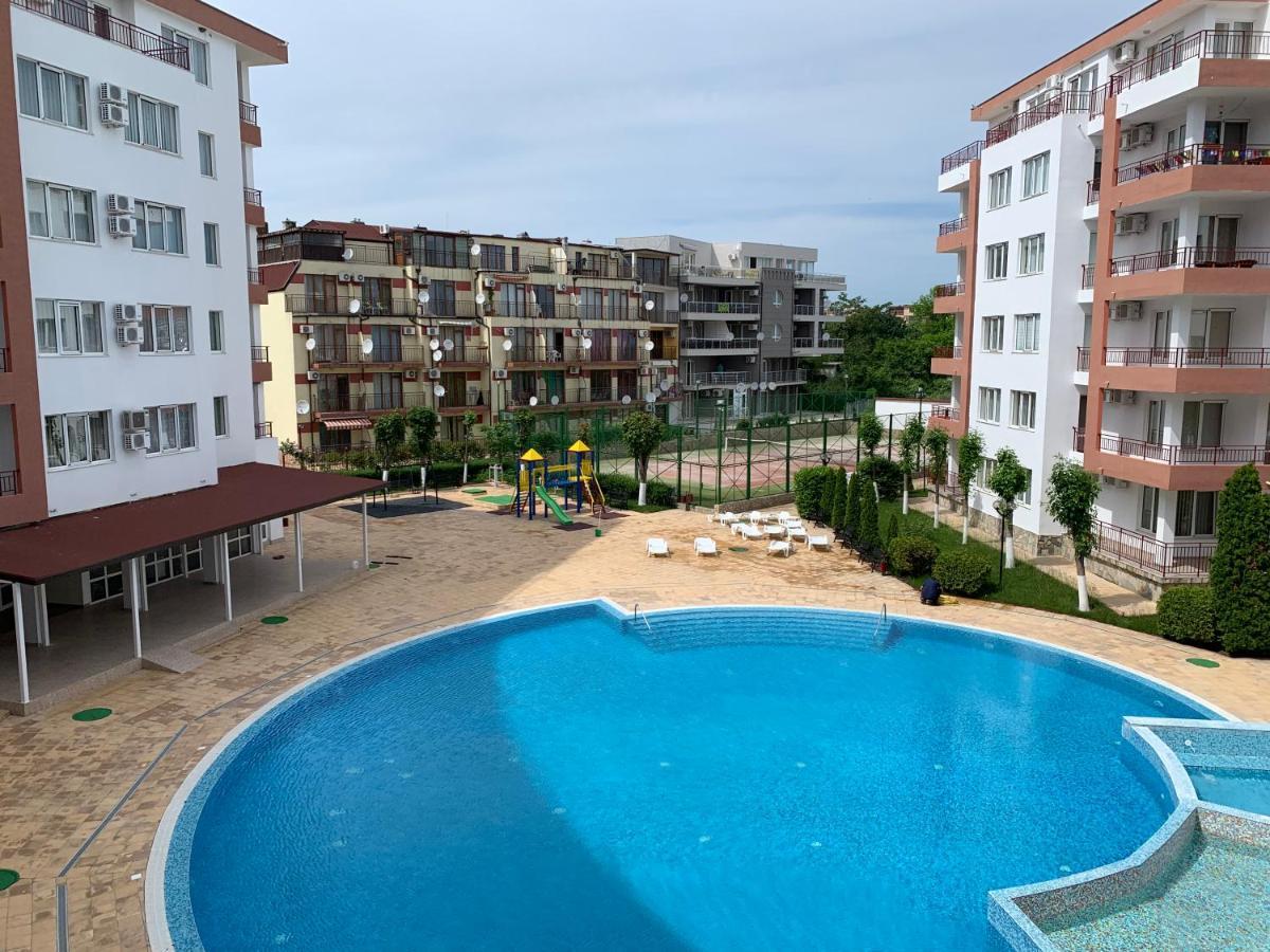 Riviera Fort Beach Apartments By Kalina Resort, Ravda Exterior photo
