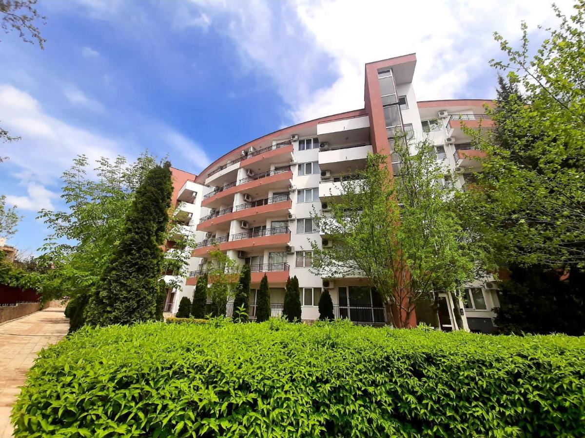 Riviera Fort Beach Apartments By Kalina Resort, Ravda Exterior photo