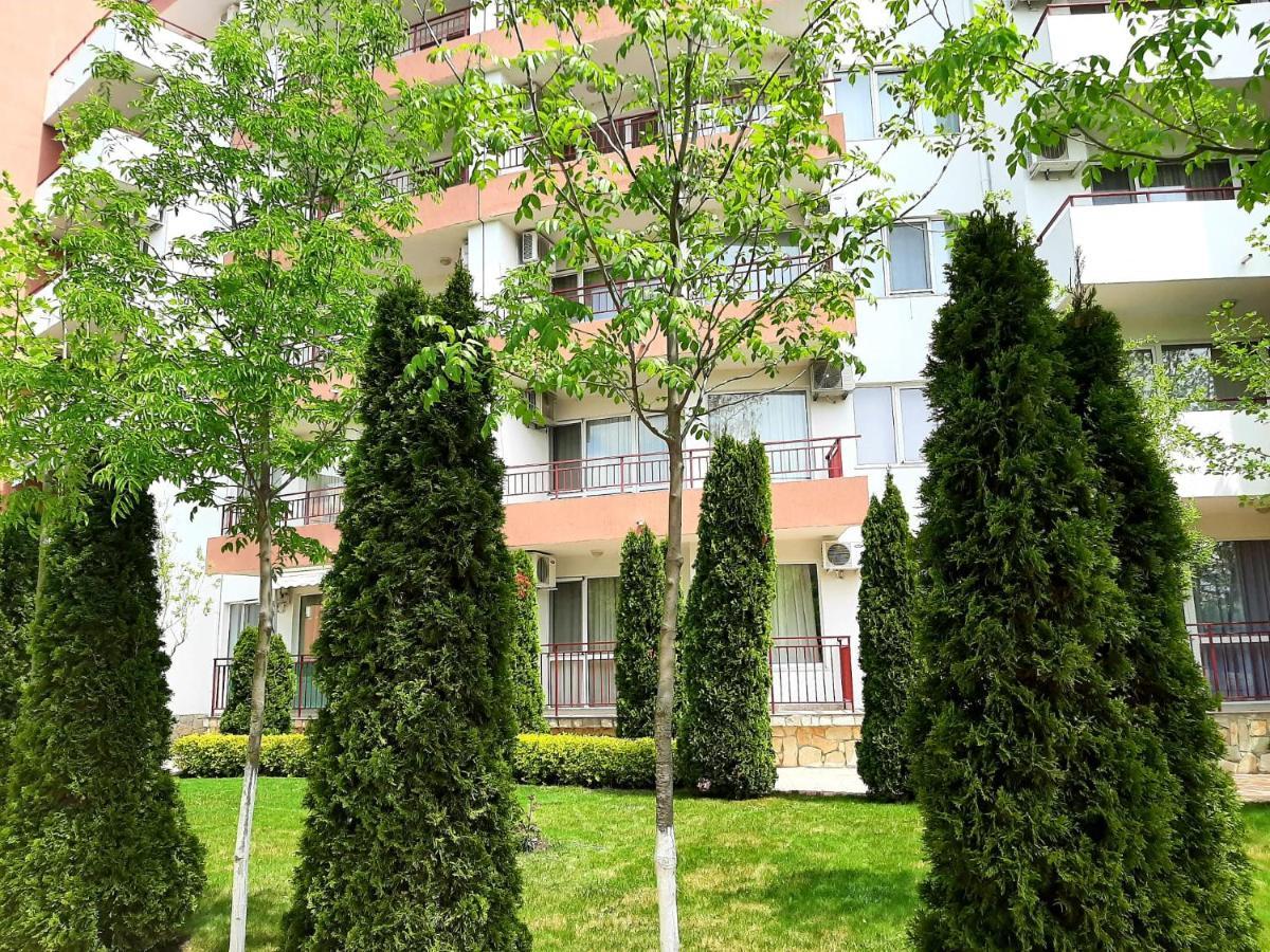Riviera Fort Beach Apartments By Kalina Resort, Ravda Exterior photo