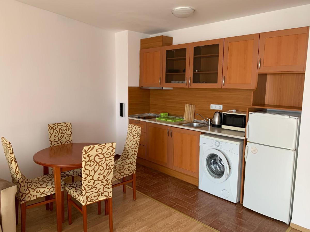 Riviera Fort Beach Apartments By Kalina Resort, Ravda Exterior photo