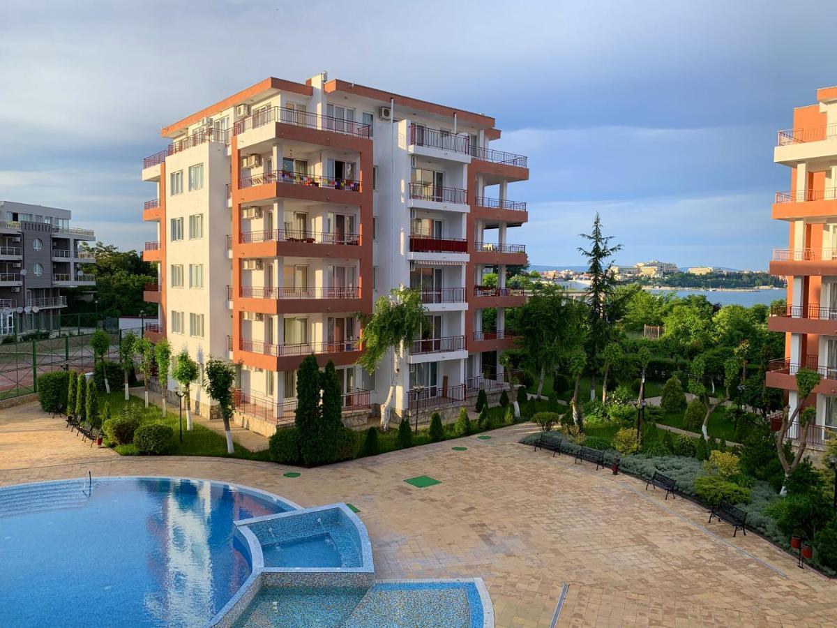 Riviera Fort Beach Apartments By Kalina Resort, Ravda Exterior photo